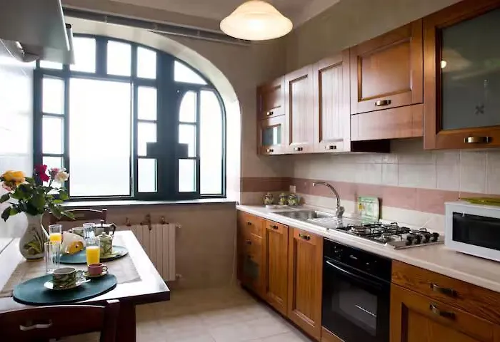 De Vivo Realty - Villa Teresa