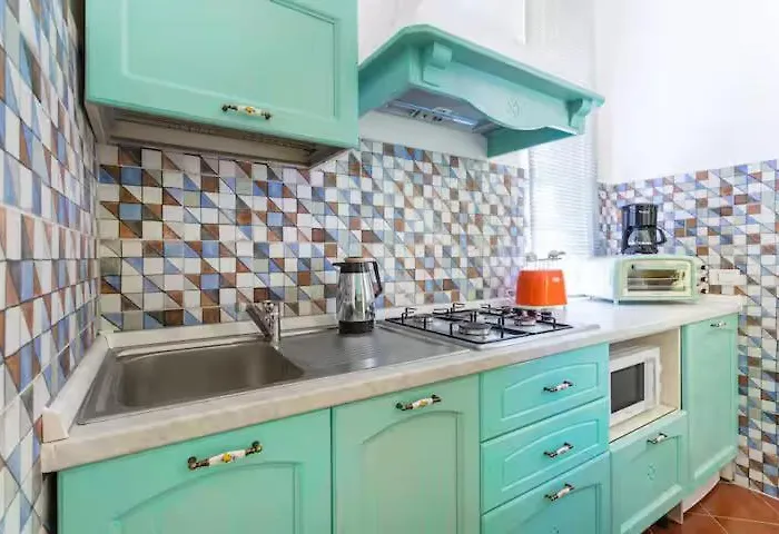 De Vivo Realty - Villa Teresa
